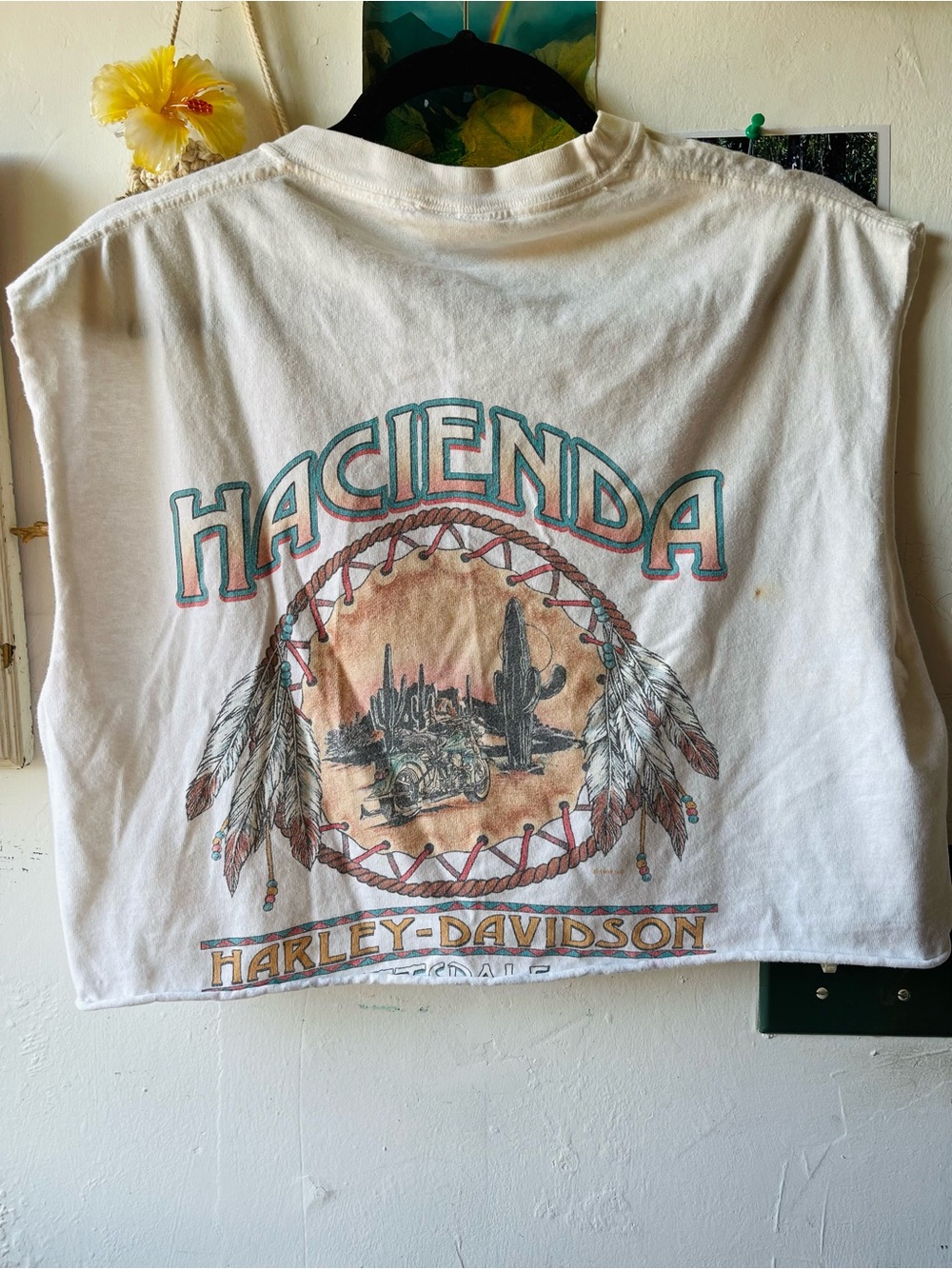 Vintage Harley-Davidson White Tank with Teal and Coral Hacienda Graphic